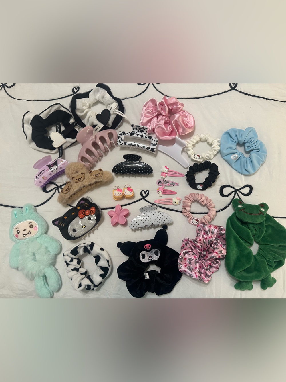 Hello Kitty Mixed Hair Accessory Set - Pink, Black, White, Blue, Green